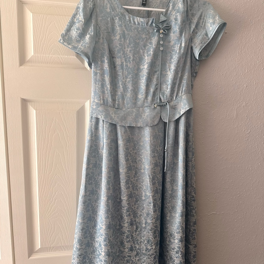 Elegant Light Blue Chinese Floral Formal Dress